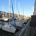 度假居 Marina 22 *